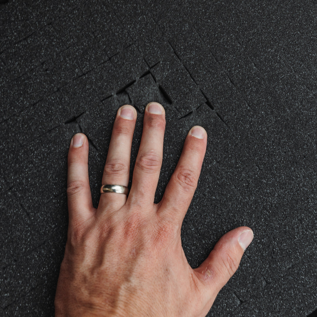 Thick pluckable cubed foam