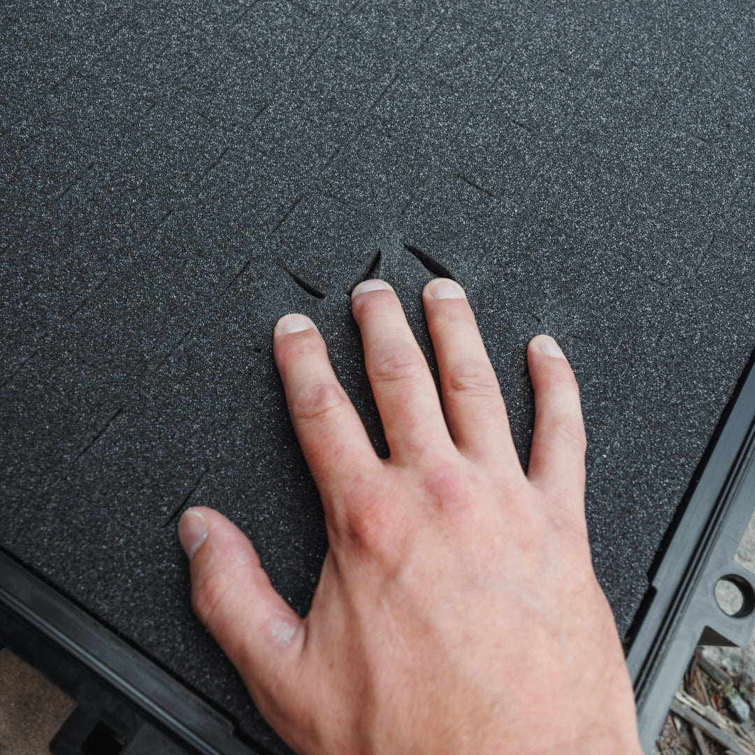 Thick pluckable cubed foam